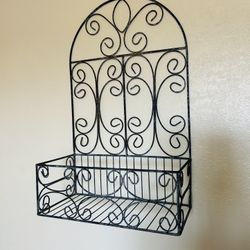 Stand Plant Metal