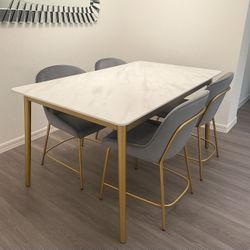  Dining Table With 4 Matching Velvet Chairs Like New