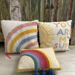 Bundle of 3 Pillows 