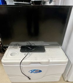 Vizio Led HDTV Television With Remote Control 