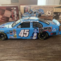 24 Kyle petty #45 brawny/father’s day 2004 intrepid.