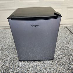 Whirlpool 2.7 Cu Ft Mini Refrigerator 