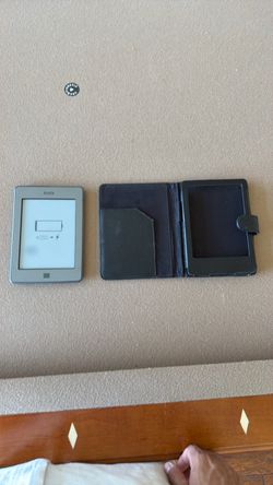 Amazon Kindle E-Reader with Case
