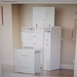 HERTURE 3 ON ONE VANITY DESK.