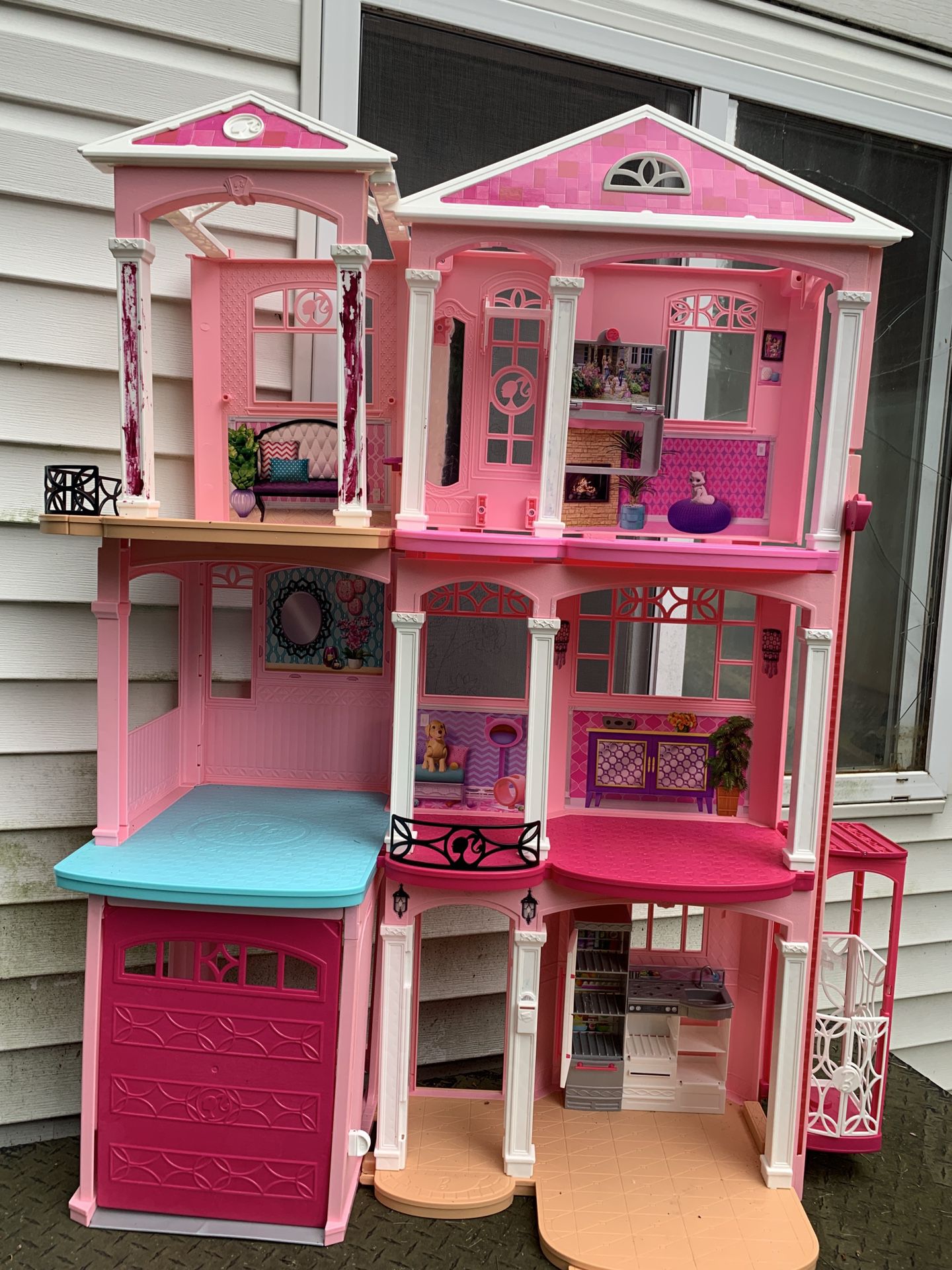 Barbie dream house