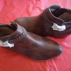 Women Ankle Boots New Size 9 