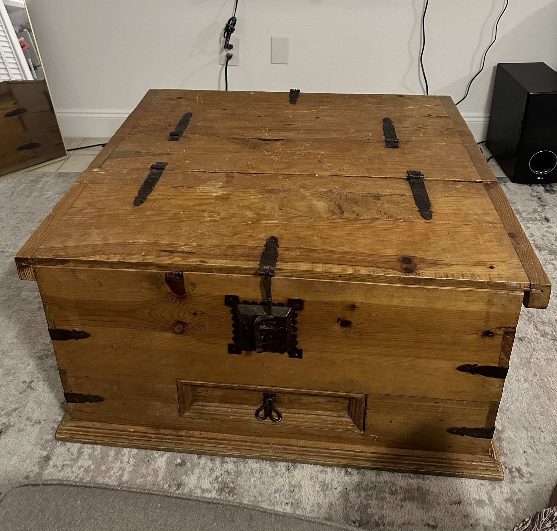 Vintage Coffee Table Farm House