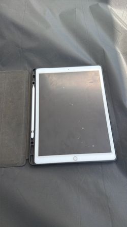 Apple iPad without Apple Pencil and Case *for parts*