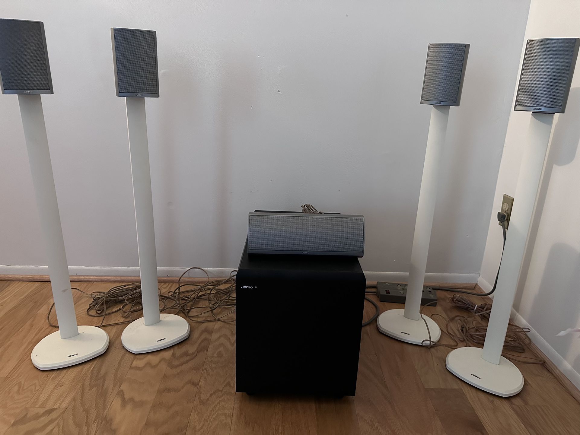 Jamo 5.1 Home Theater System