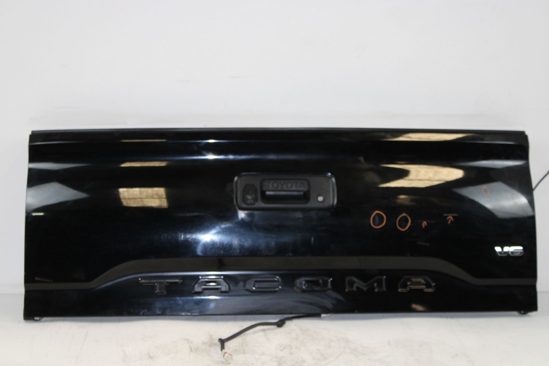 2019 TACOMA TRUNK LID