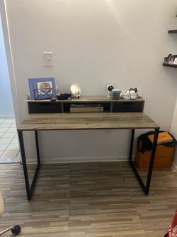 Computer desk
