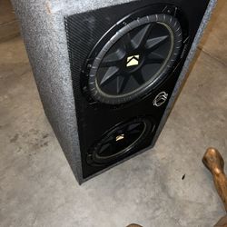 12 In kickers Speaker Box