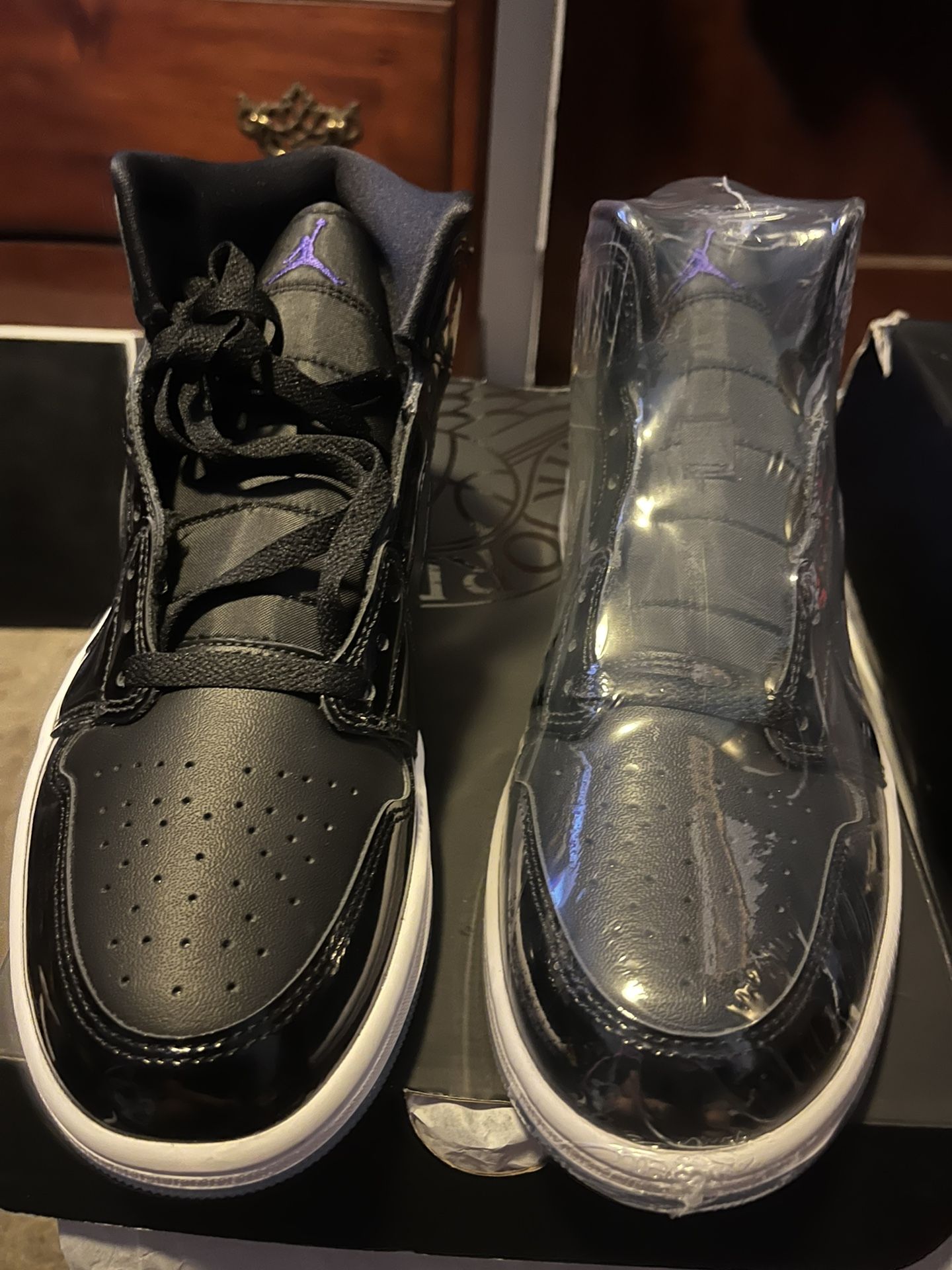 Jordan 1 Mid Space Jam