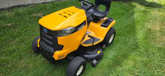 Lawnmower Tractor club cadet