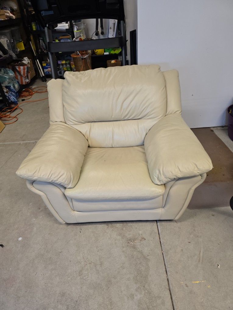 Dania sofa free