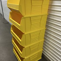 Plastic Bins Yellow QUS975 30 in. & 36 in. Containers