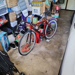 Throne Road Bike Comes With Chargeable Detachable Light (USB A) and Lock