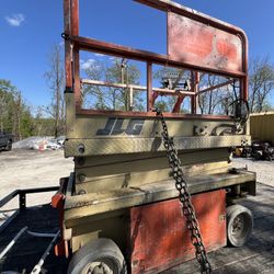 JLG 1932E scissor lift 19’ 