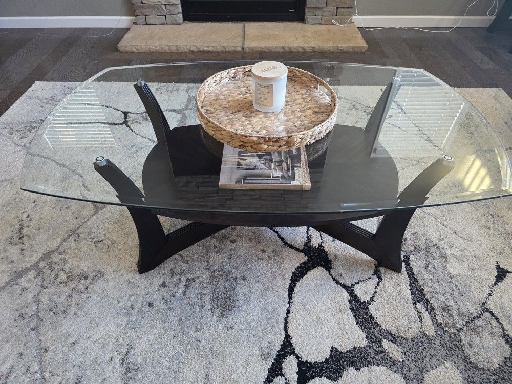 Coffee/End Table With Book Shelf