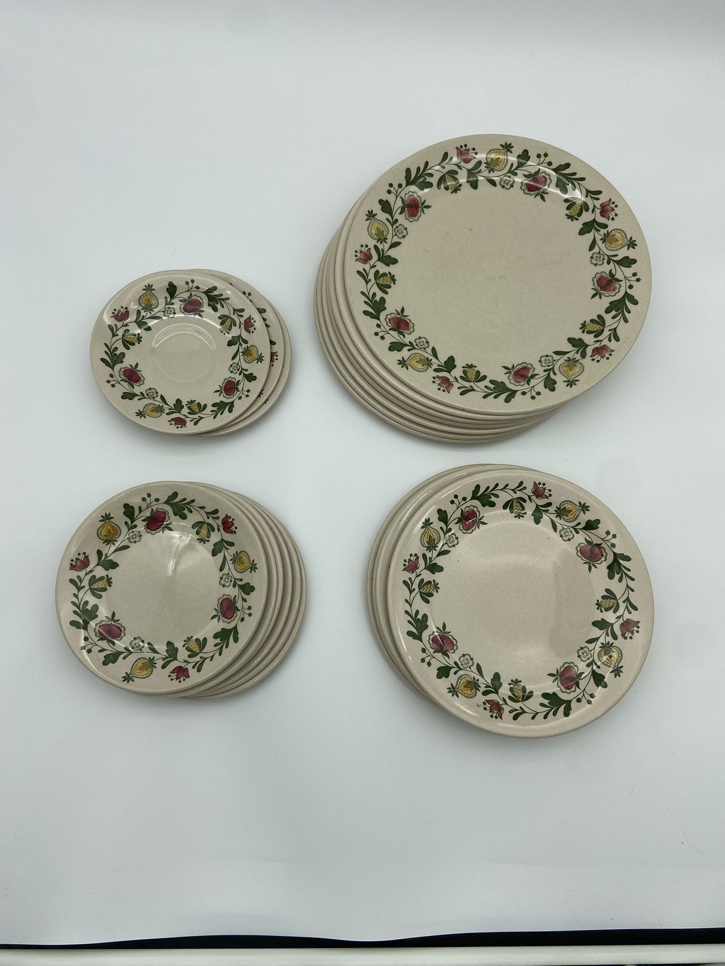 20Pc Plates Red & Yellow Johnson Bros. Staffordshire Old Granite Gretchen Green