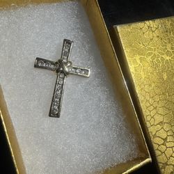 Beautiful 10k Gold Cross Pendant