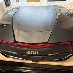 Givi Maxia 5 Top Case