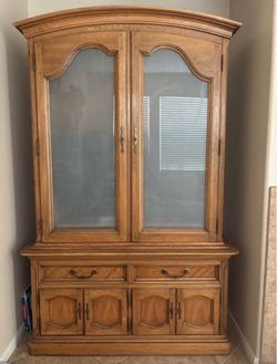 Entertainment center