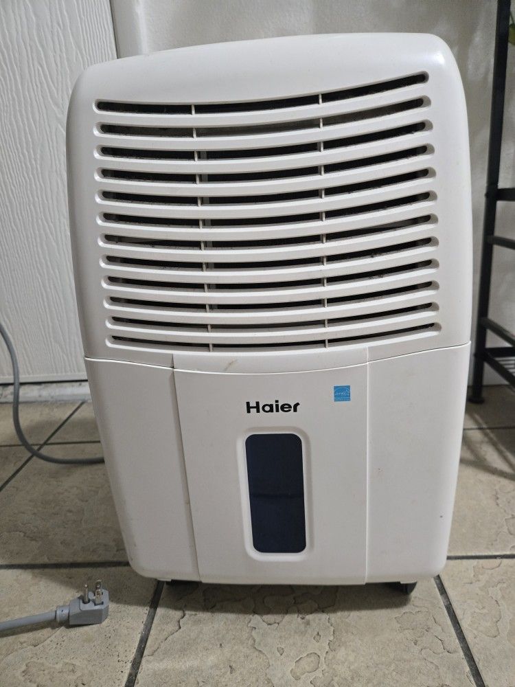 Dehumidifier - Haier 32 pint