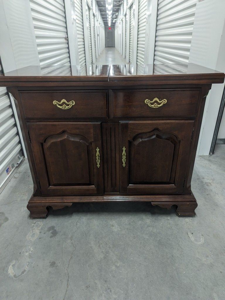 Collector's Special - Thomasville Furniture Collector's Cherry Traditional Style Flip Top Server