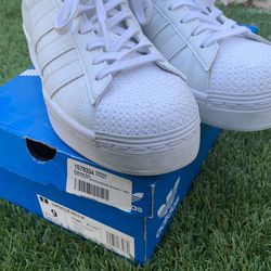 Adidas Superstar Sneaker.