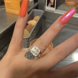 Woman’s Wedding Band Set