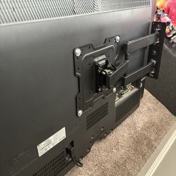 LG Tv With Bracket