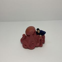 2009 Night at the Museum 2 Larry & The Giant Squid McDonalds Happy Meal Toy