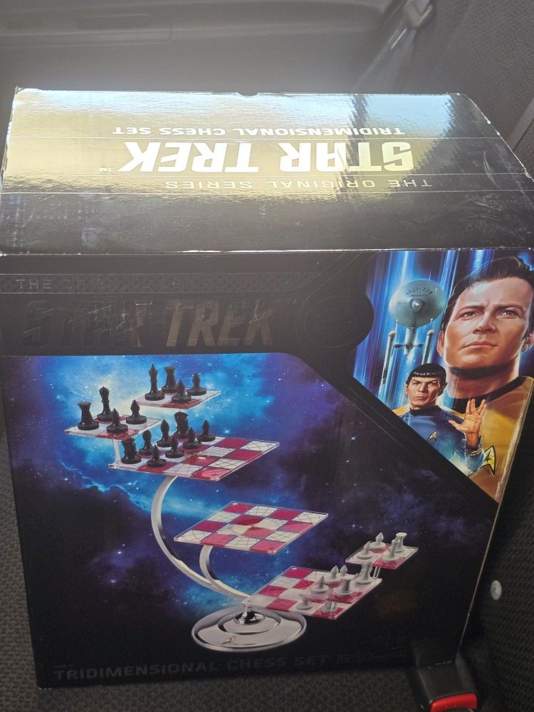 star trek the original series tridimensional chess set