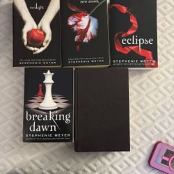 The Twilight Saga Paperback Book Set