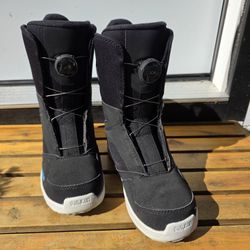 ThirtyTwo Youth Size 6 Snowboard Boot