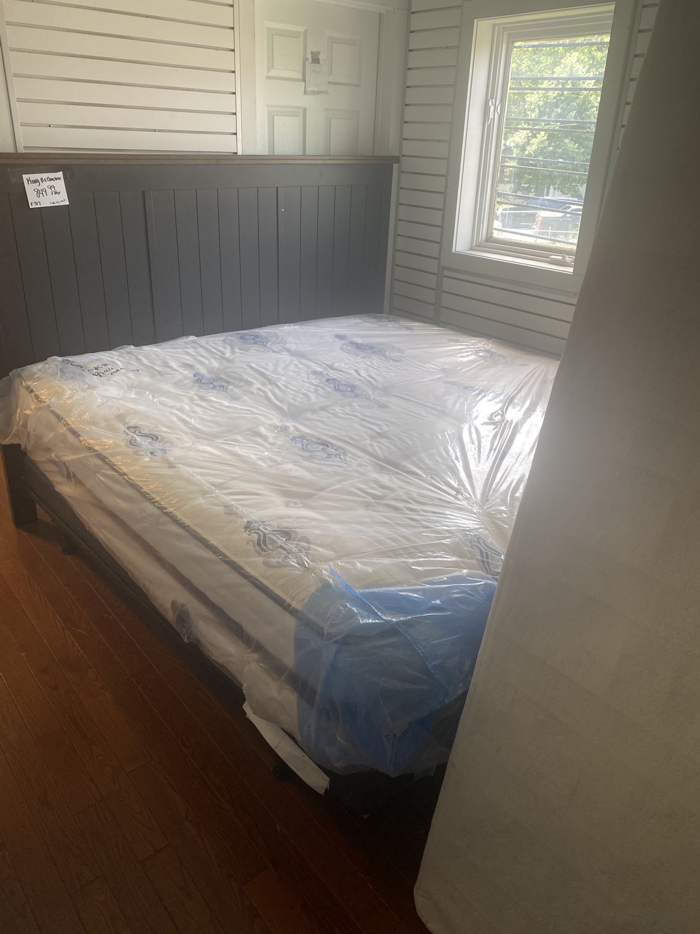NICE KING BED COMPLETE