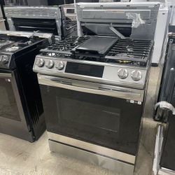 Samsung gas stove with air fryer EI3B