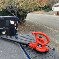Electric Cord Black & Decker Leaf Blower Floor Sweep Like New 