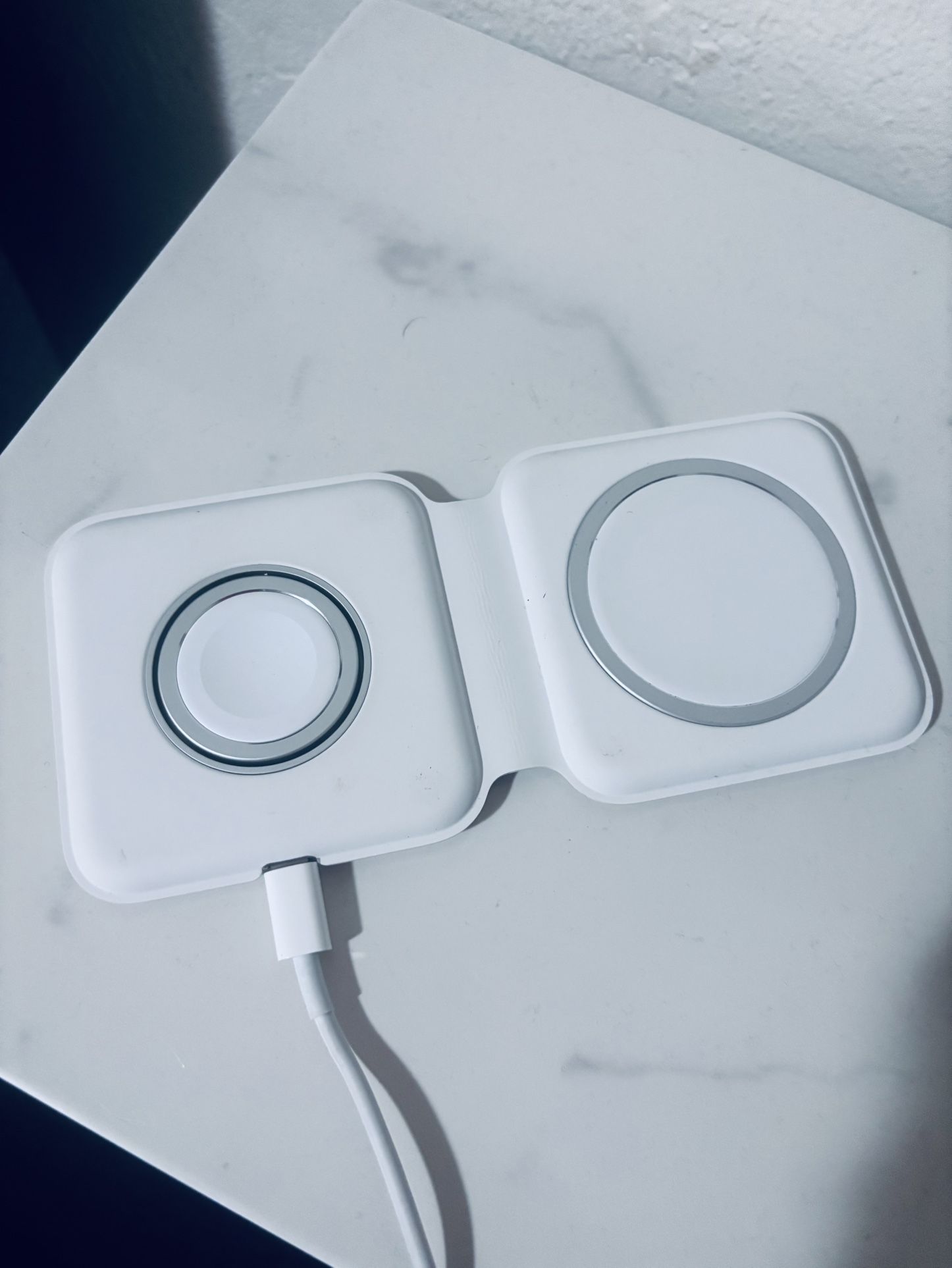 Apple MagSafe Duo Charger