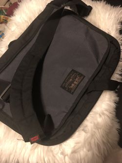 Levi’s Messenger Bag