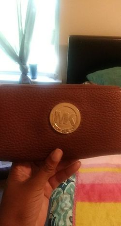Michael kors wallet