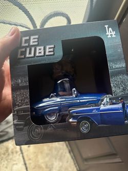 Ice cube bobble head. New
