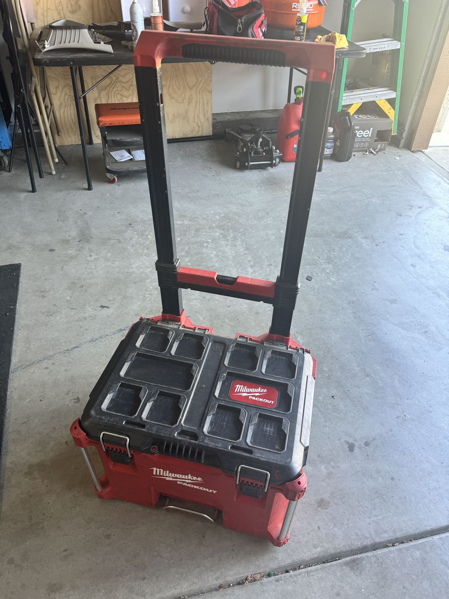 Milwaukee Packout Rolling Tool Box
