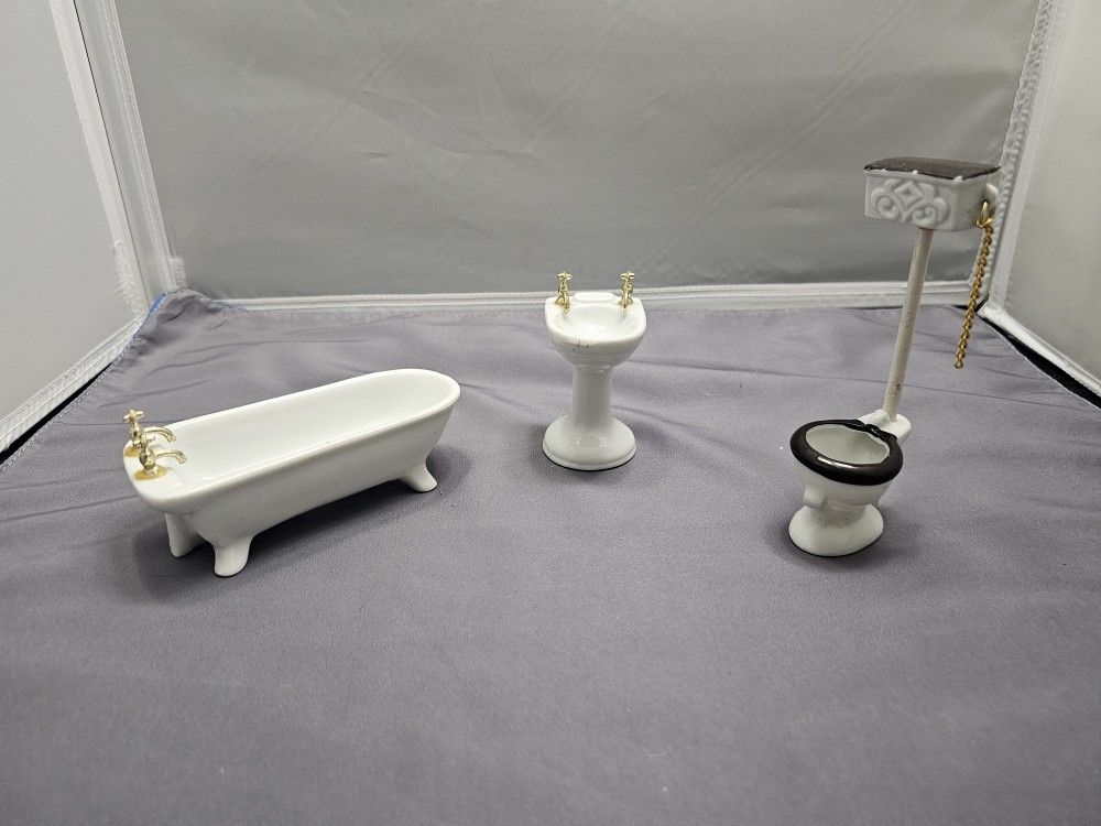 Vintage Dollhouse Porcelain Bathroom Set