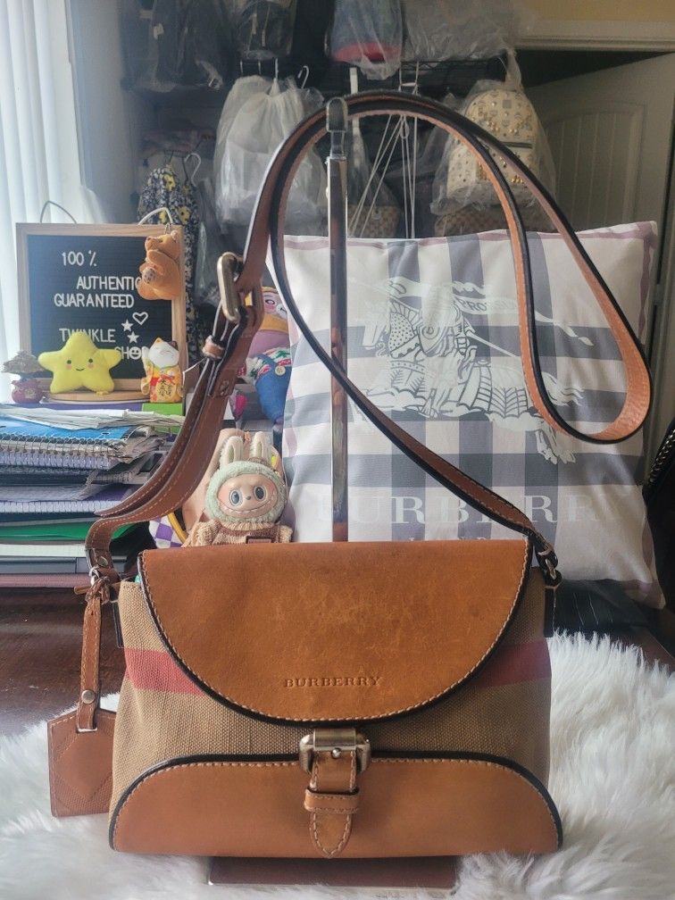 Authentic Burberry House Check Small Henham Crossbody Bag-USED(PRE-LOVED)