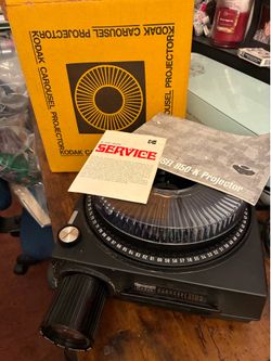 vintage Kodak Carousel Auto-Focus 850-K 35mm slide projector,