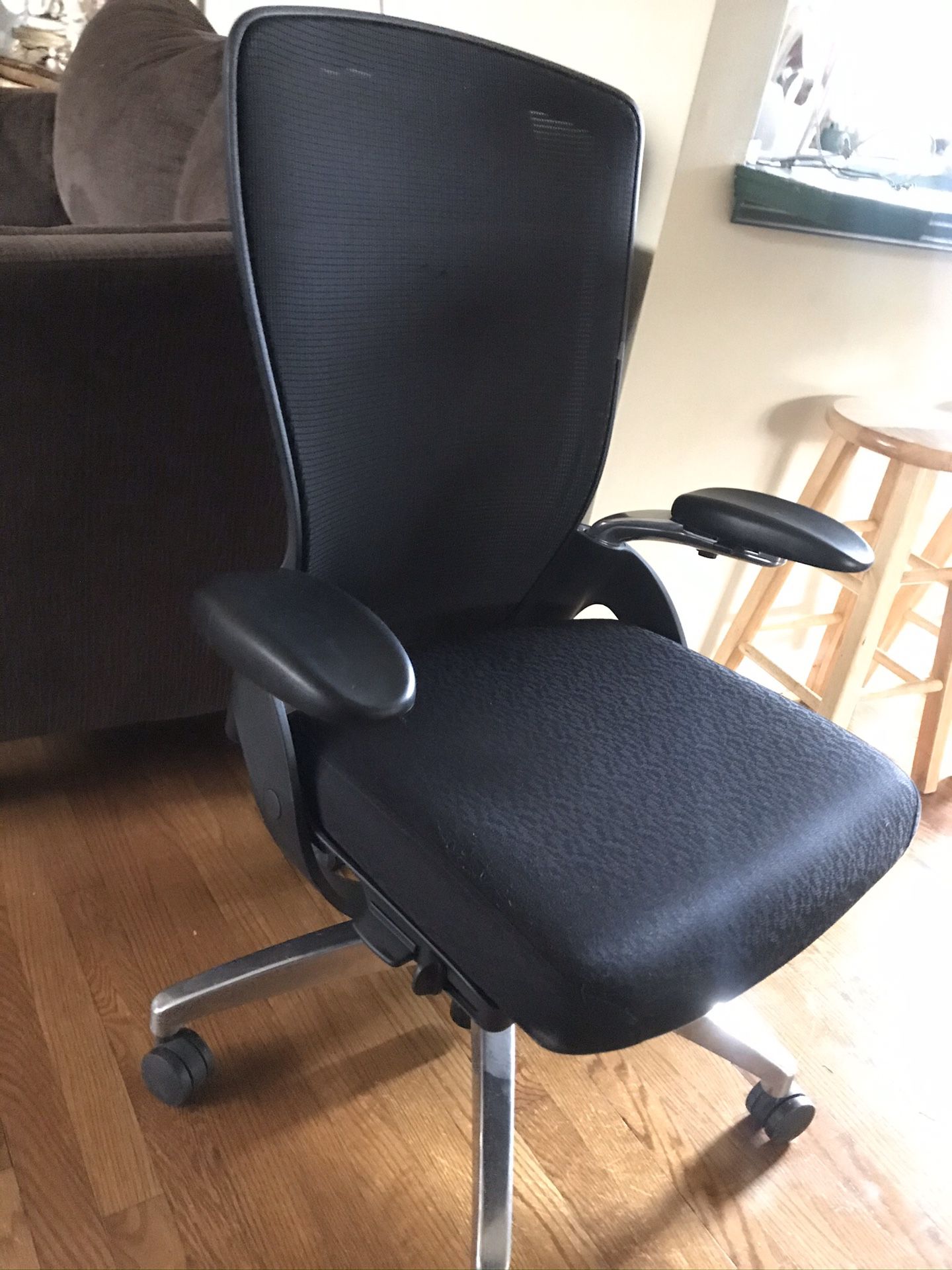Office Chair- ergonomic - brand:Hon