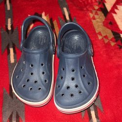 Used 7c Crocs For Boys