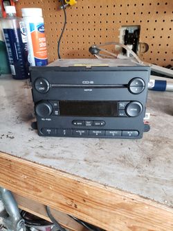Ford Edge Stock Radio 